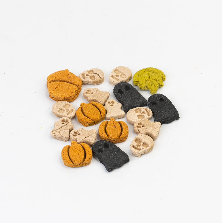 Halloween Hamper with tiny Pumpkin bucket - Treats, Snacks & Cookies for Dogs & Cats